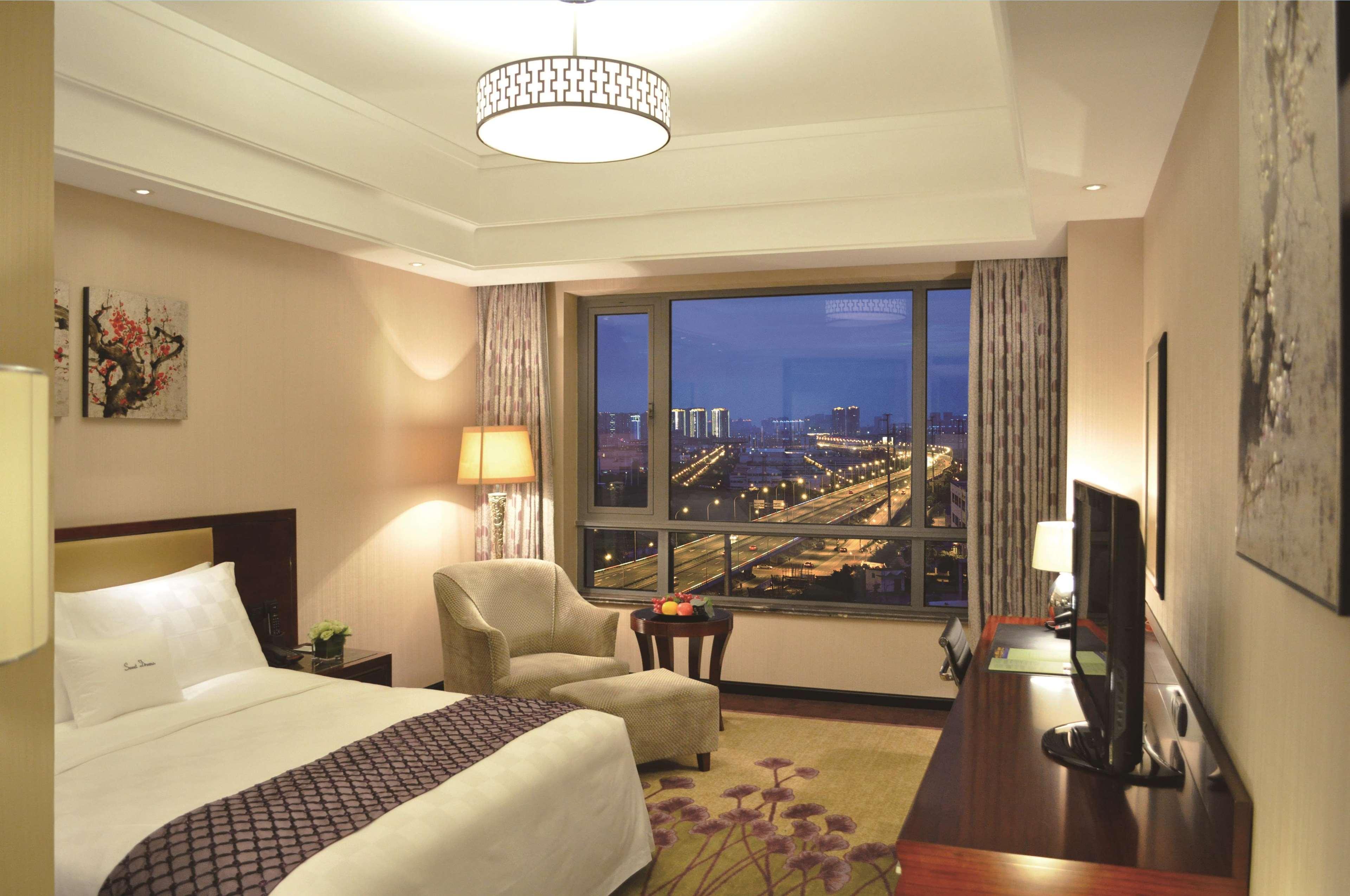 Doubletree By Hilton Wuxi Hotel Wuxi  Room photo